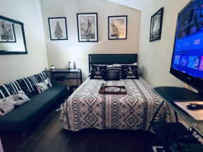 Ruskin FL private 2 bdrm 1 bath suite Common areas shared with host and cat